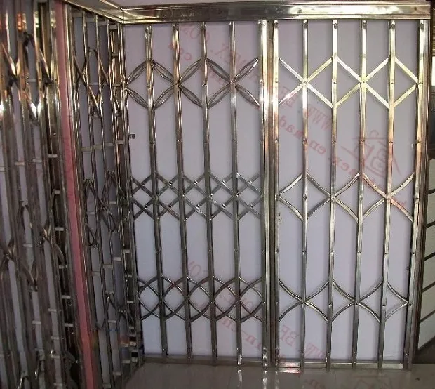 درب آکاردئونی رنگ کورهای طلایی